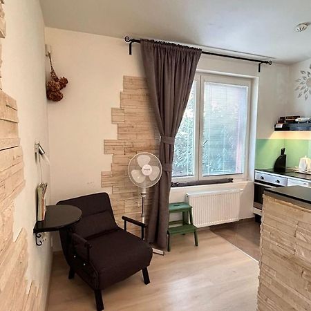 Bastien Studio near Airport Praga Esterno foto