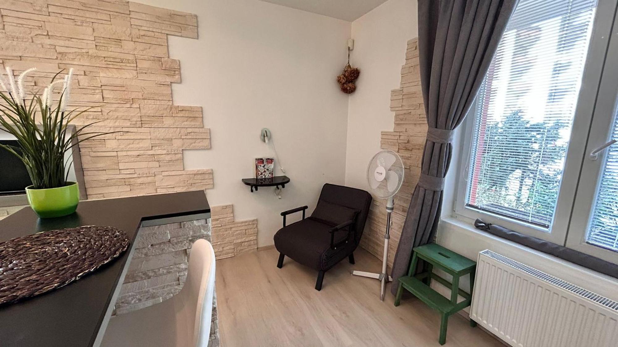 Bastien Studio near Airport Praga Esterno foto