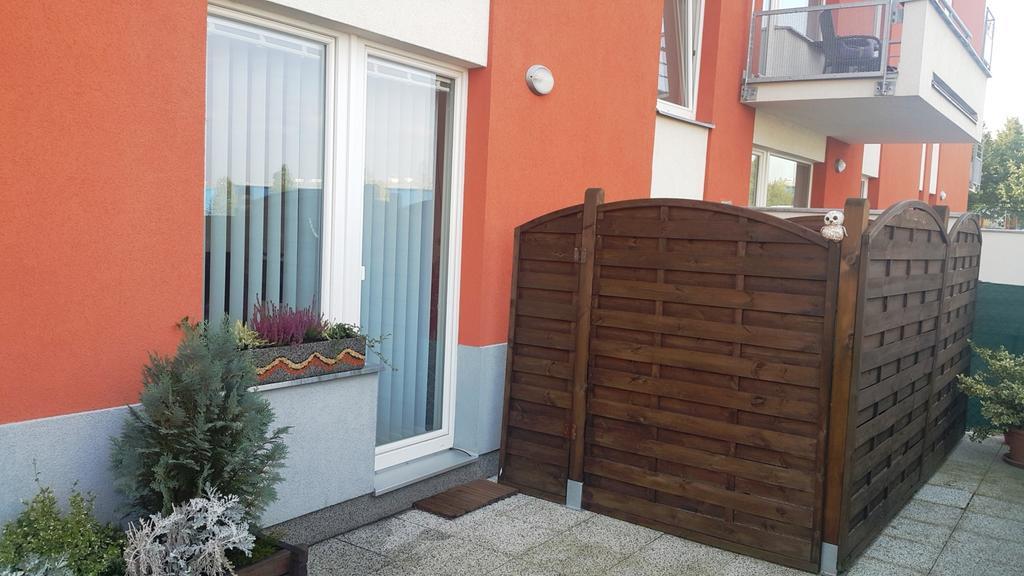 Bastien Studio near Airport Praga Esterno foto