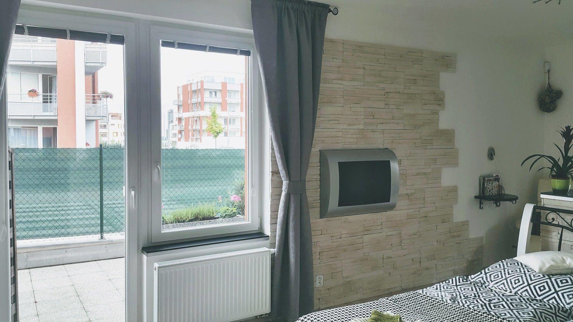 Bastien Studio near Airport Praga Esterno foto