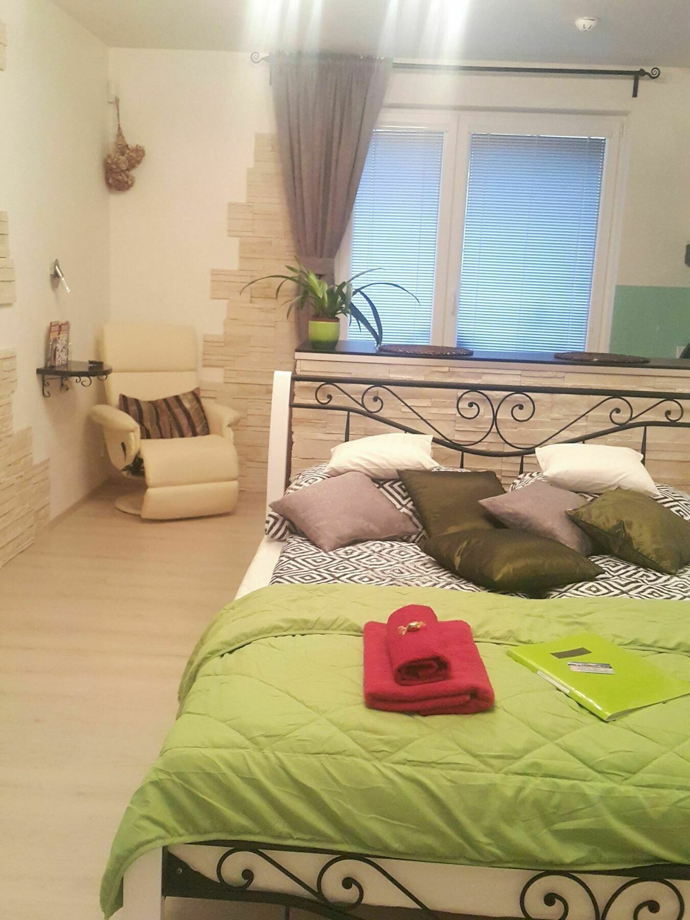 Bastien Studio near Airport Praga Esterno foto